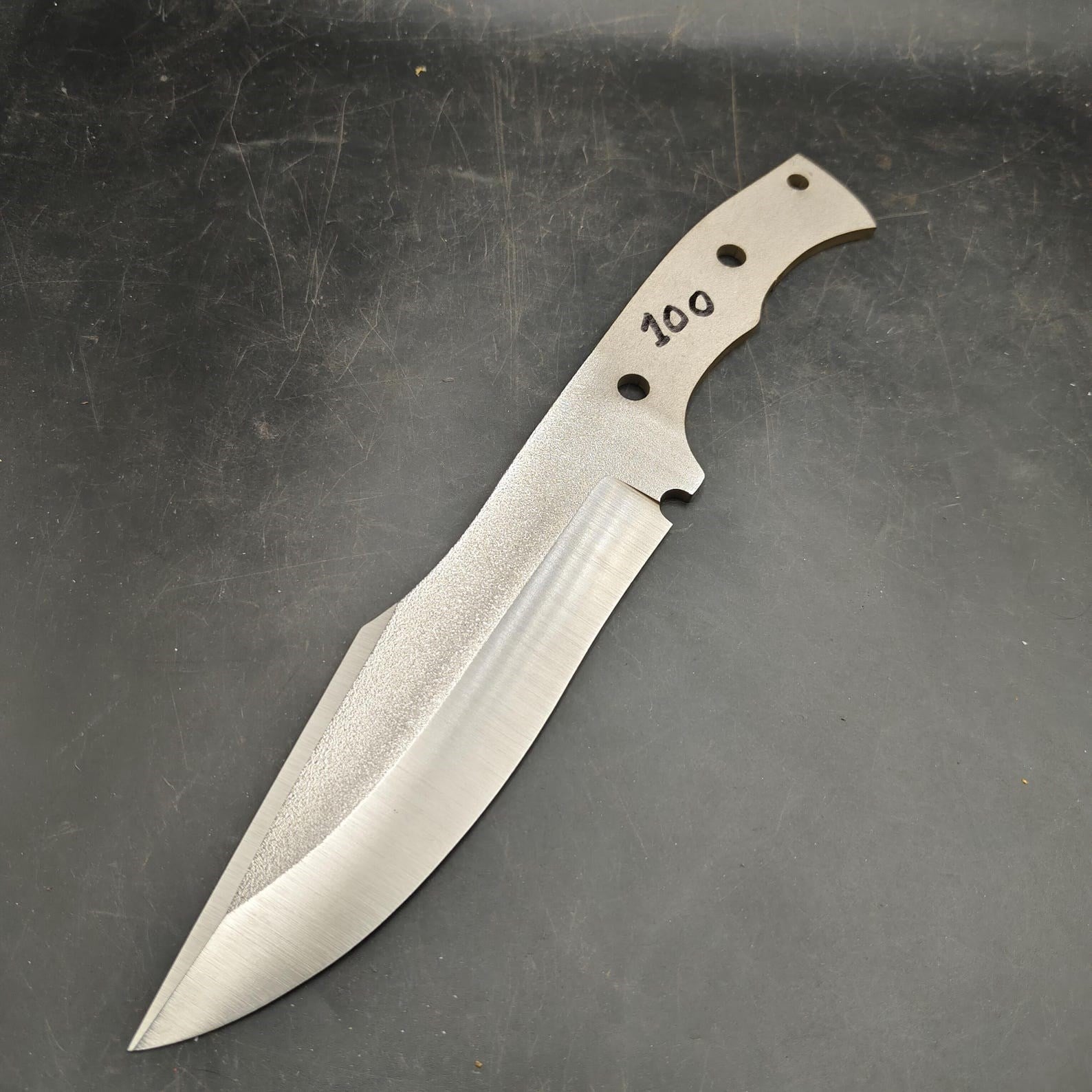 n690-bowie-knife-blank-n100-9e-f8b.jpg