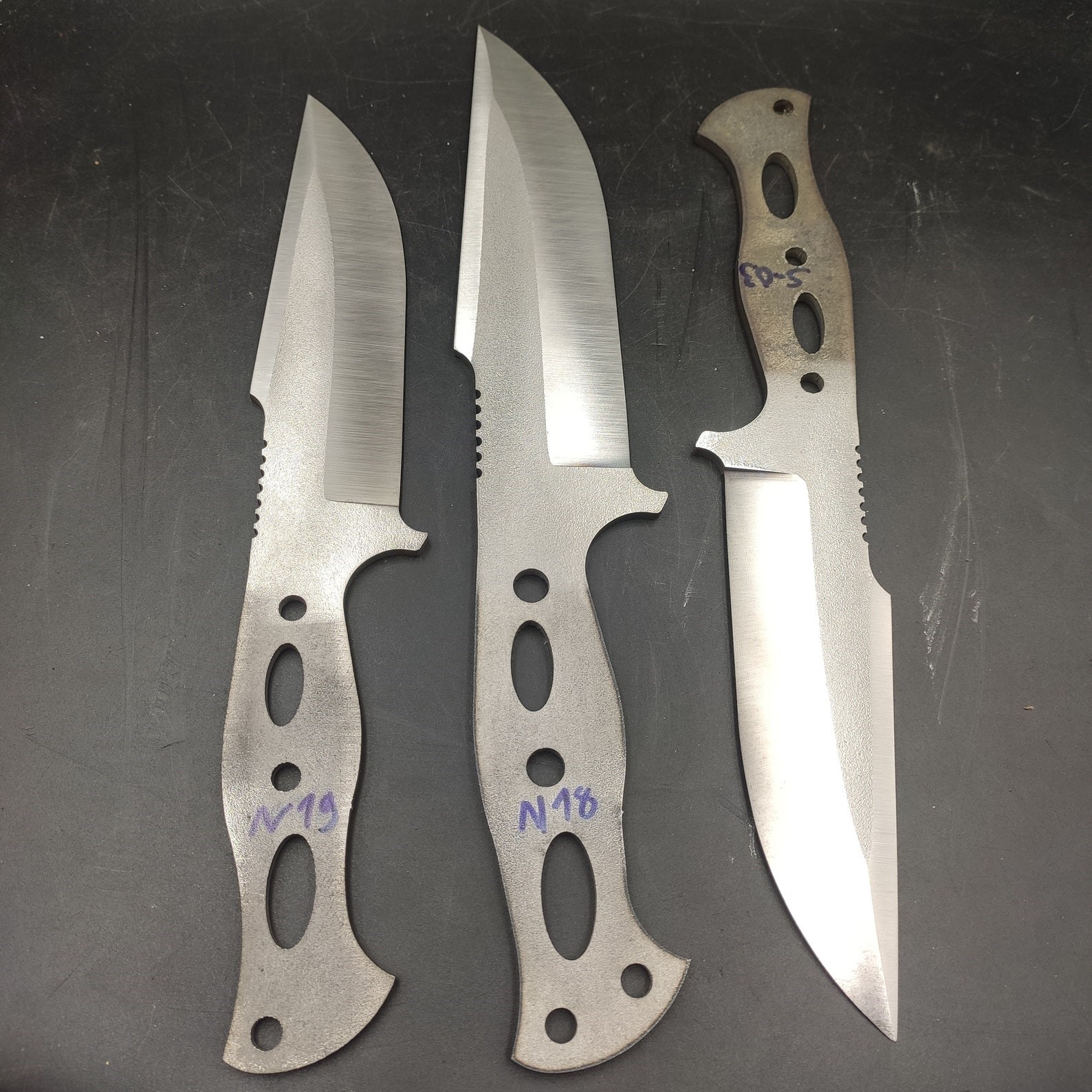 n690-hunting-knife-blank-n18--1d30-.jpg