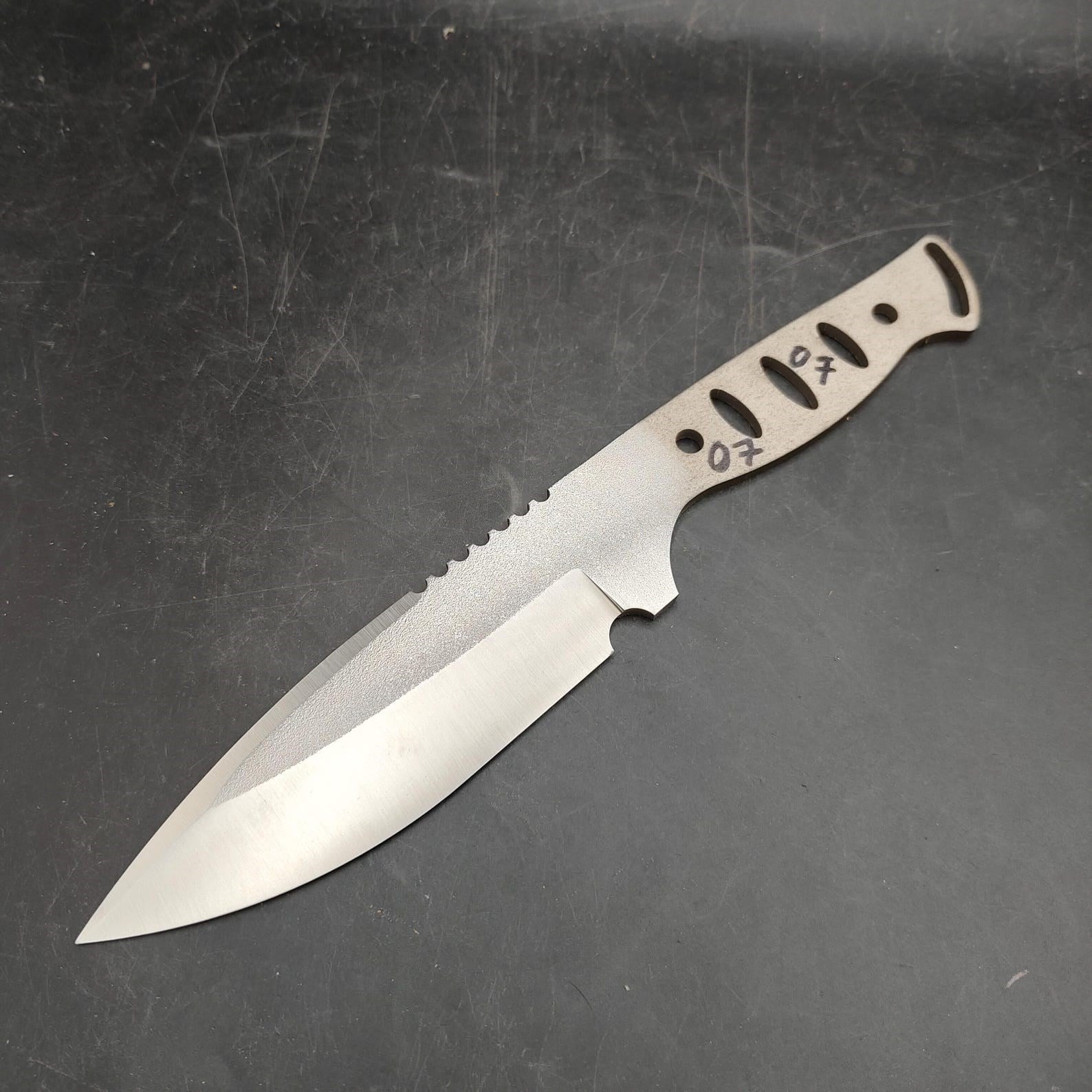 n690-knife-blank-n07-49b4-9.jpg