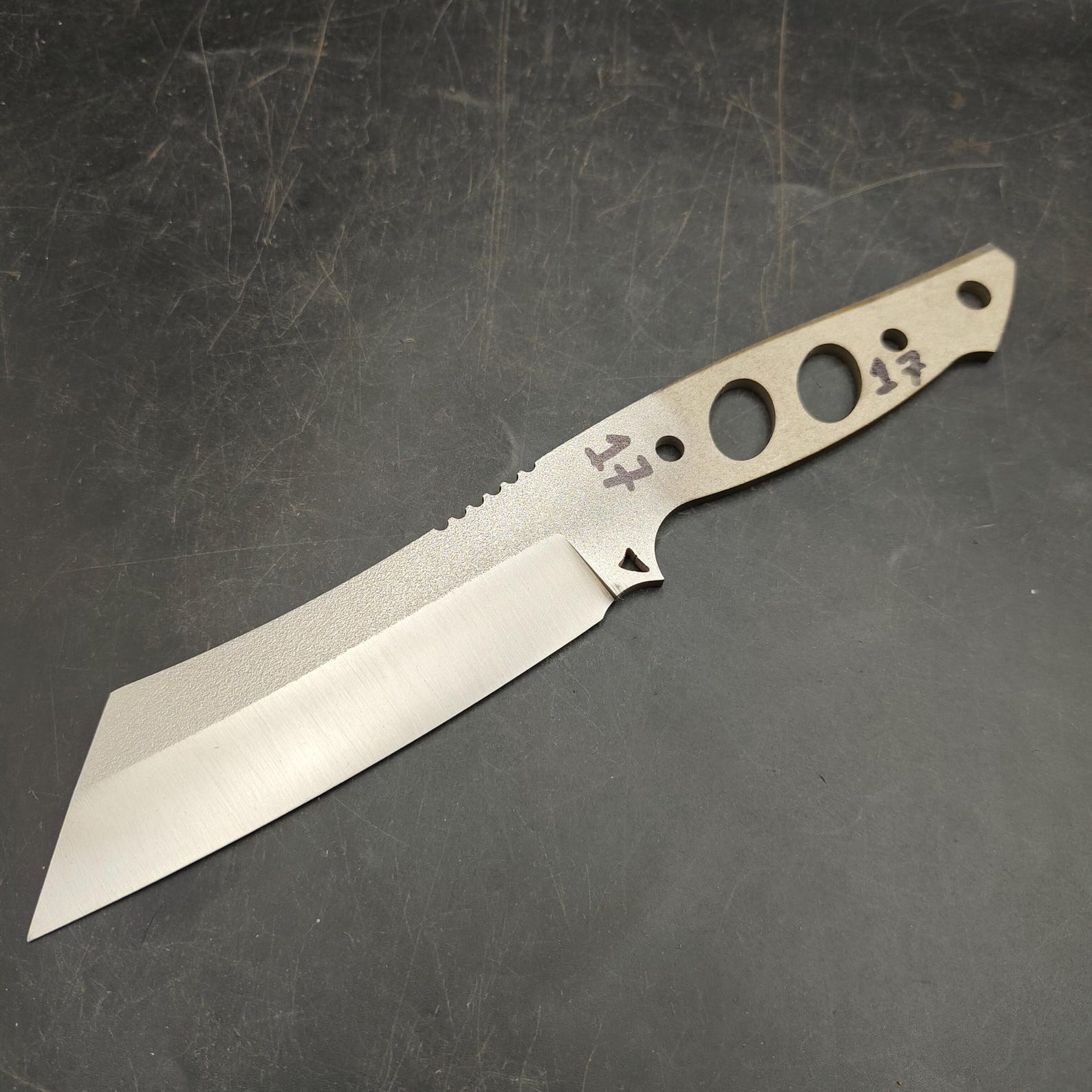 n690-knife-blank-n17-a636c4.jpg