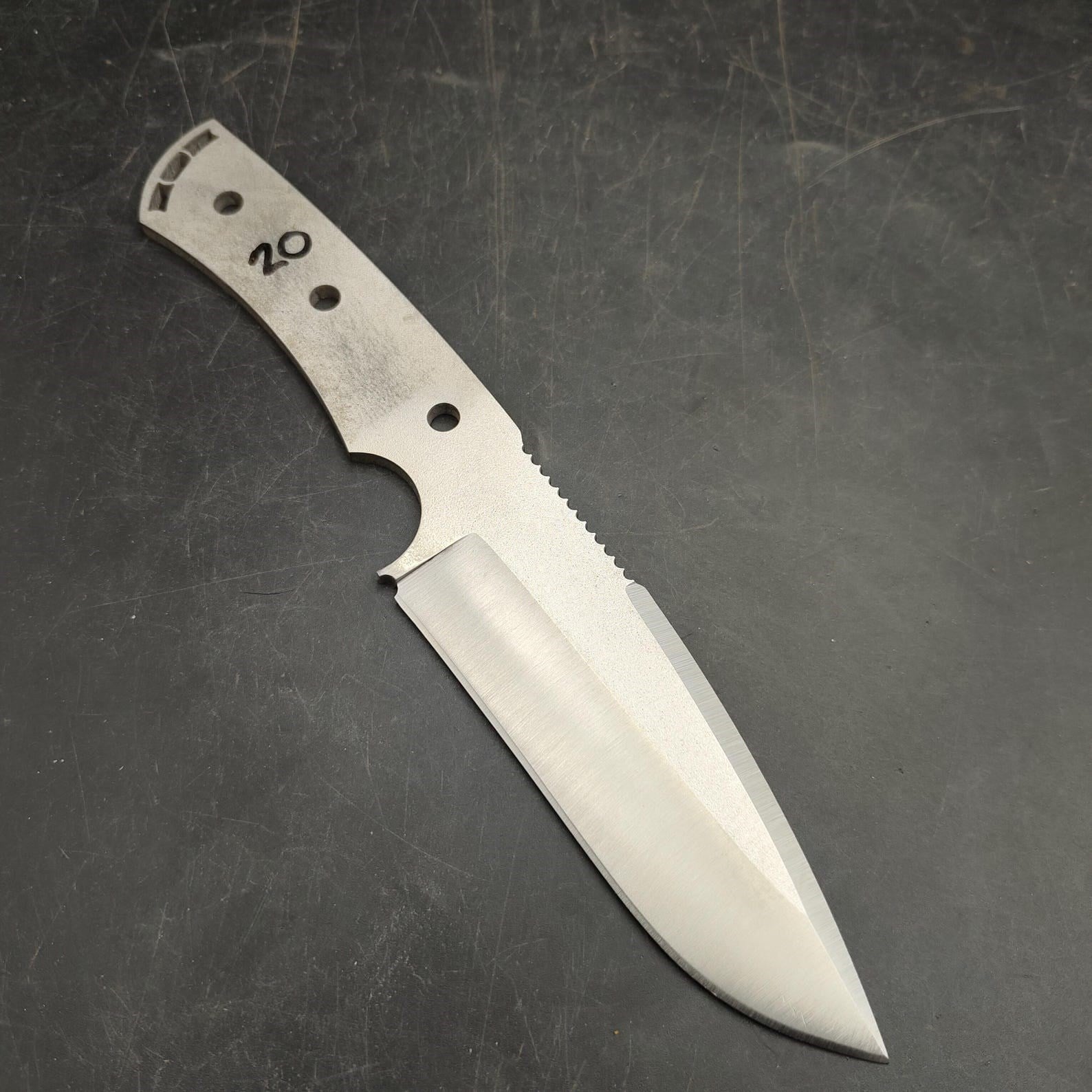 n690-knife-blank-n20-d0d377.jpg
