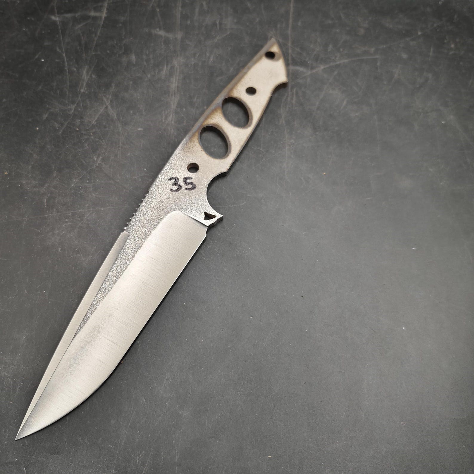 n690-knife-blank-n35-474c-a.jpg