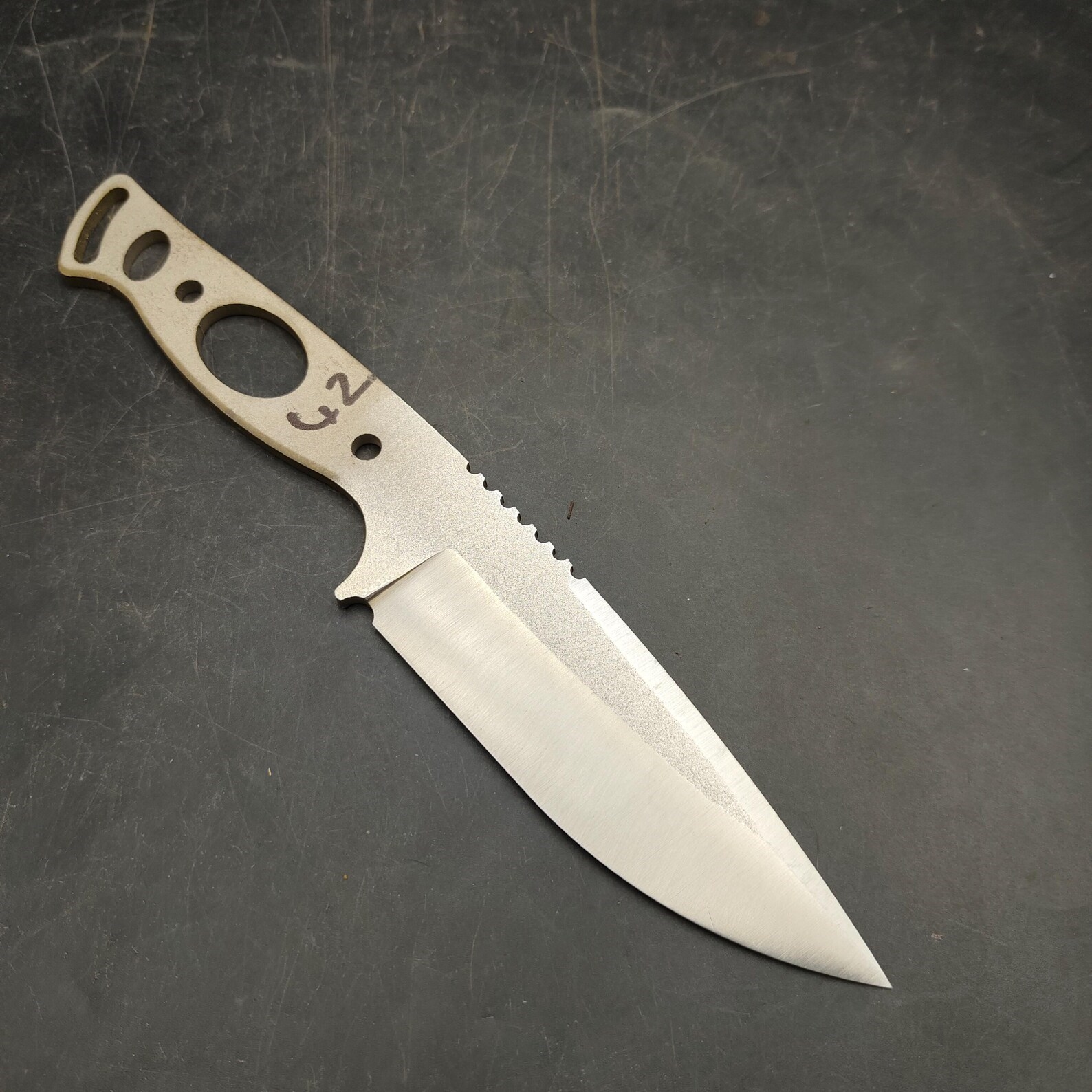 n690-knife-blank-n42--4e97-.jpg