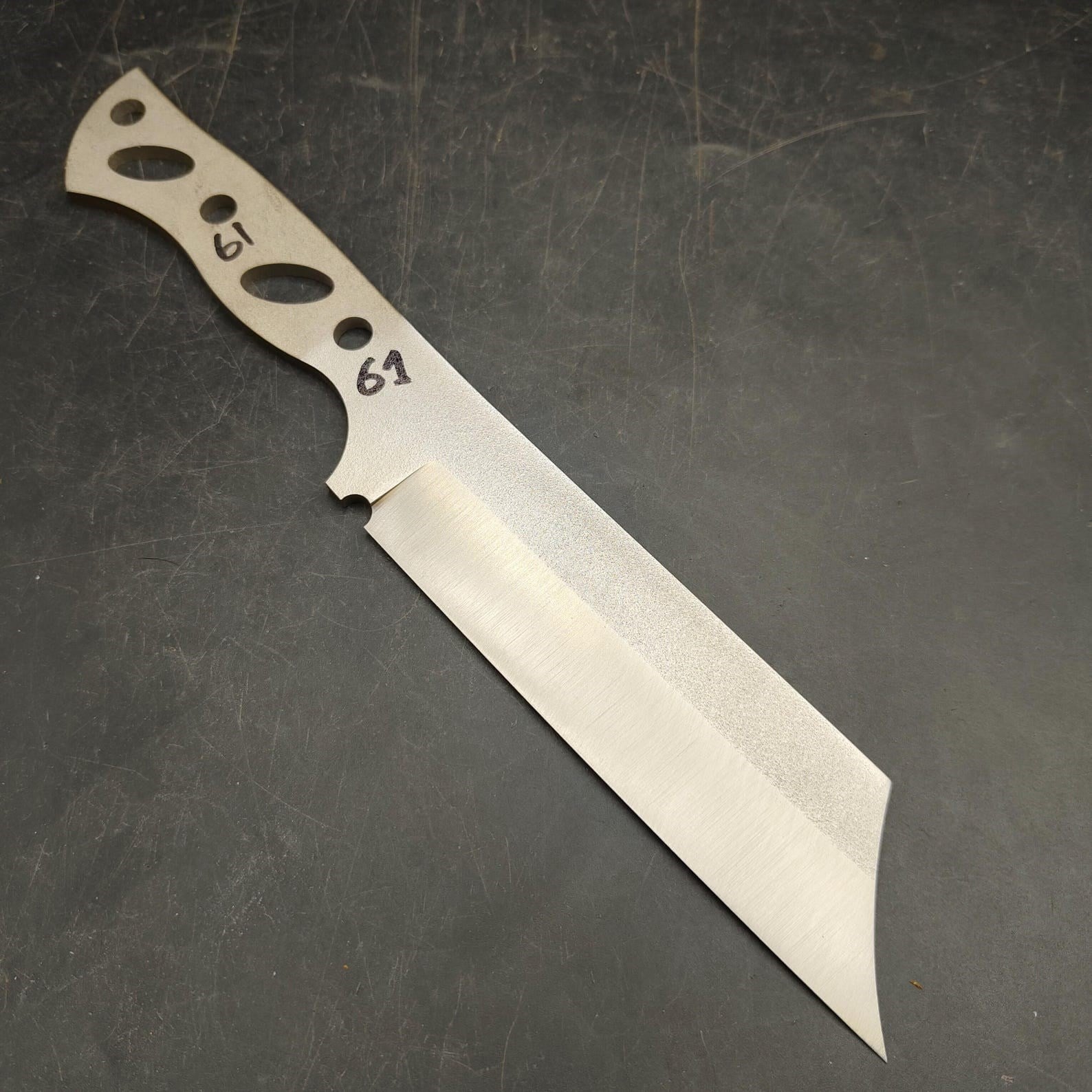 n690-knife-blank-n61-57afcc.jpg