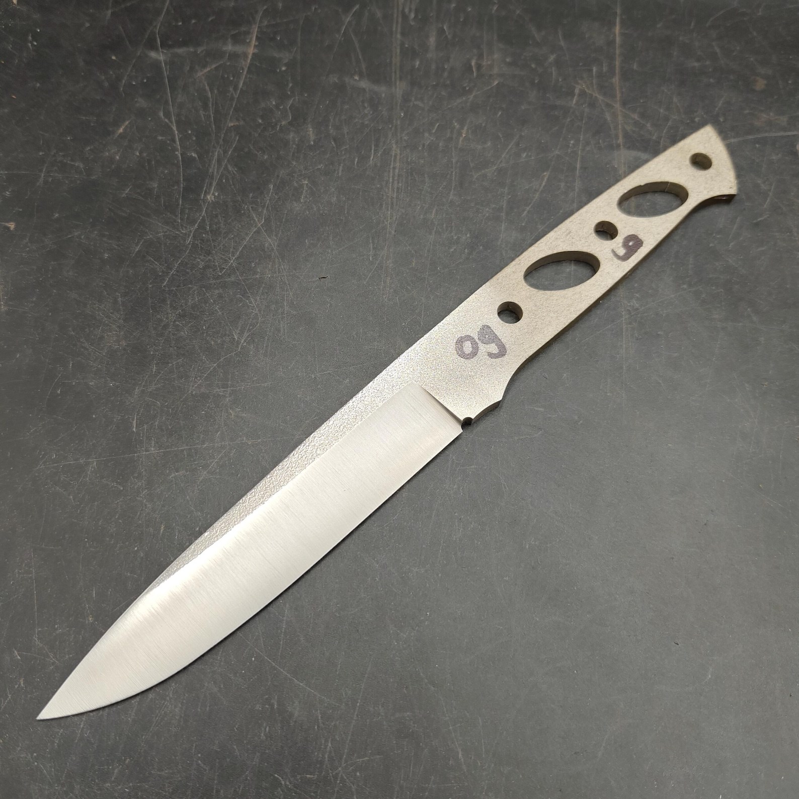n690-outdoor-knife-blank-n09-a8d-b1.jpg