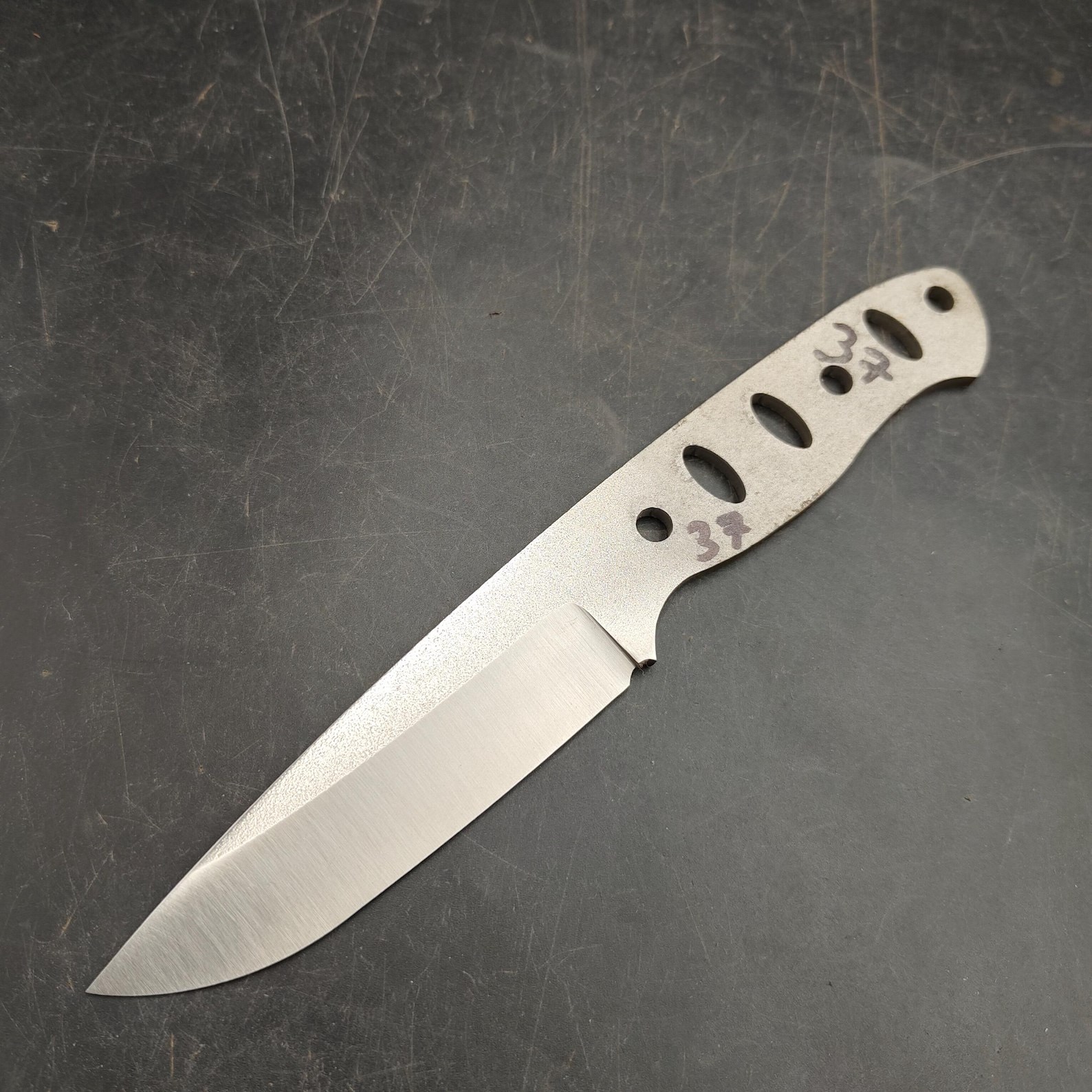 n690-outdoor-knife-blank-n37-e94740.jpg