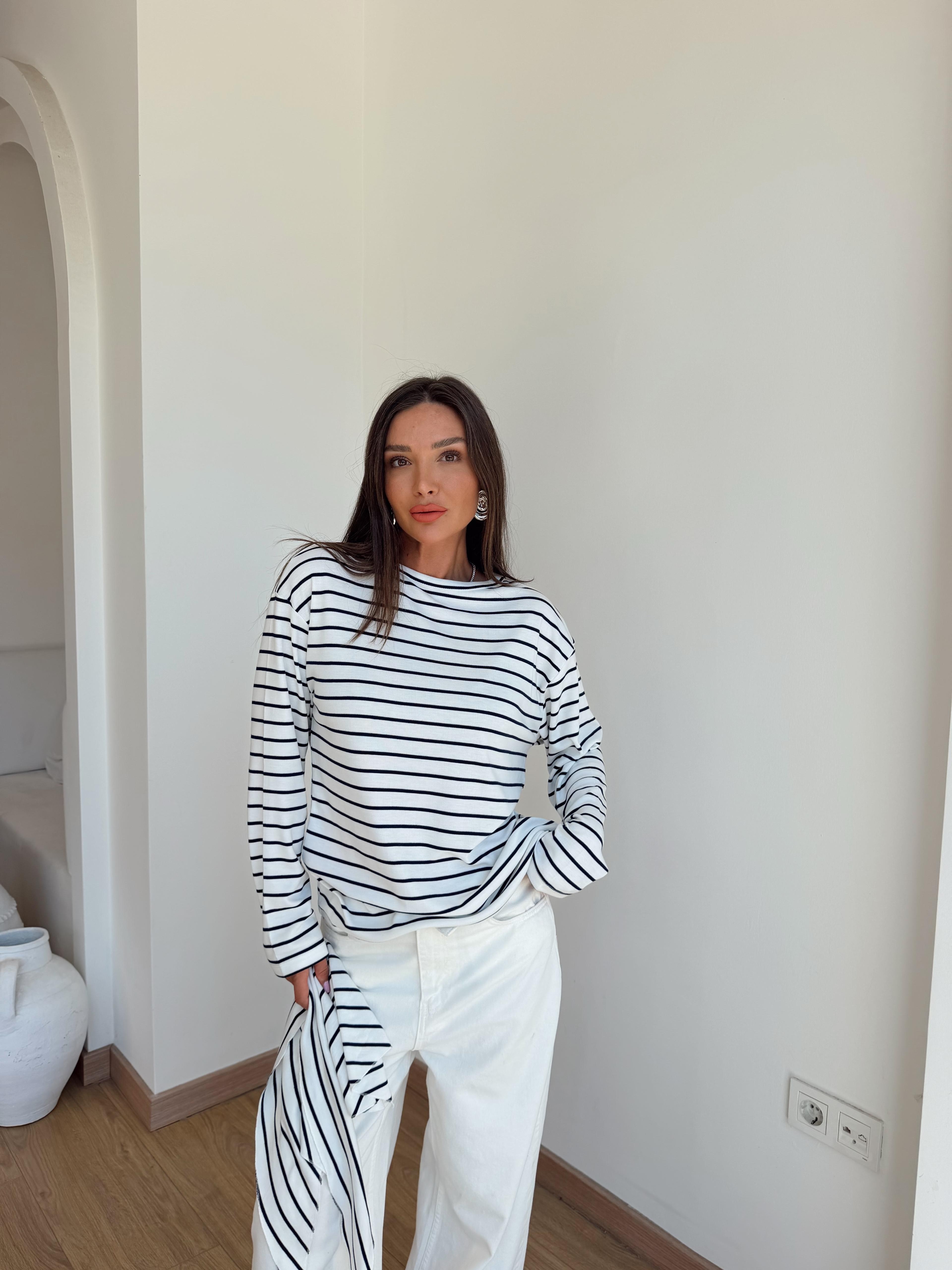 Lacivert Çizgili Fularlı Bluz · 3