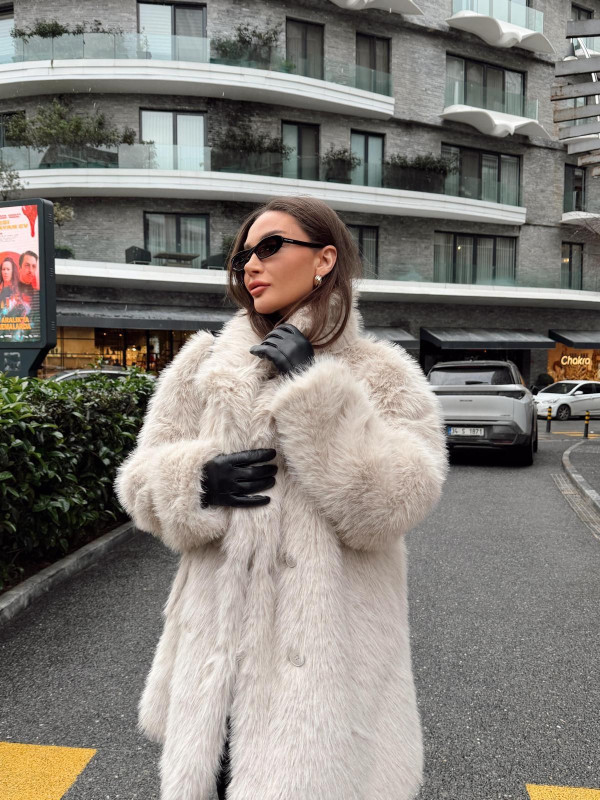 Oversize Düğmeli Kürk Ekru · 3