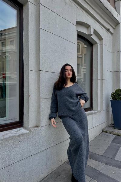 HERMOSA Yünlü V Yaka Düşük Omuz Kazak Etek Takım