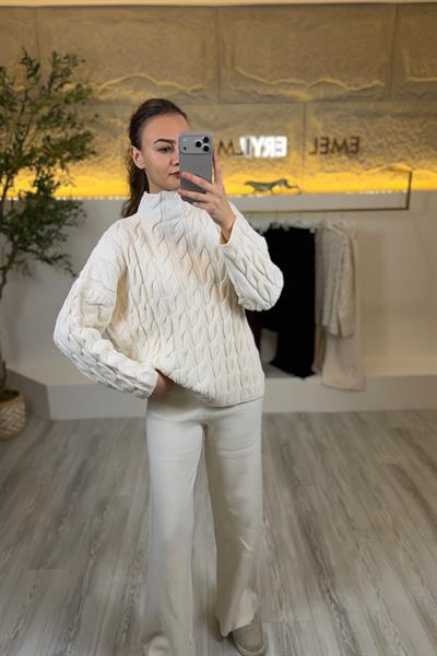 bej örme triko takım