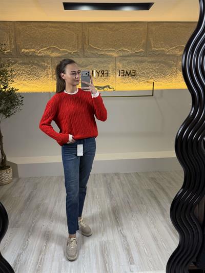 Zr Paçası Kesik Yıkamalı Denim