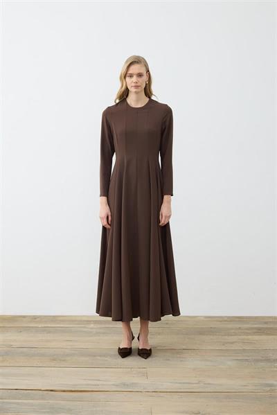 ALIZA CREPE FITTED DRESS BROWN