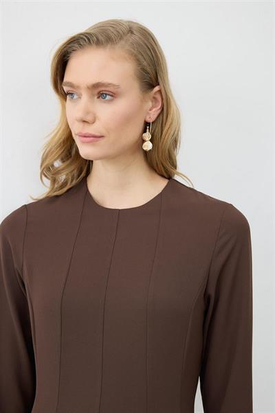 ALIZA CREPE FITTED DRESS BROWN