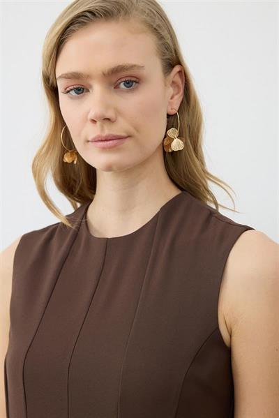 ALIZA CREPE SLEEVELESS FITTED DRESS BROWN