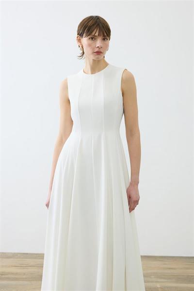 ALIZA CREPE SLEEVELESS FITTED DRESS WHITE