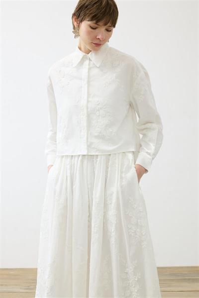 BELLA EMBROIDERED SKIRT SET WITH APPLIQUÉ DETAILS WHITE