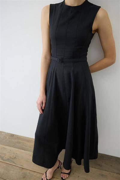CLARA 100% LINEN SLEEVELESS FITTED DRESS BLACK