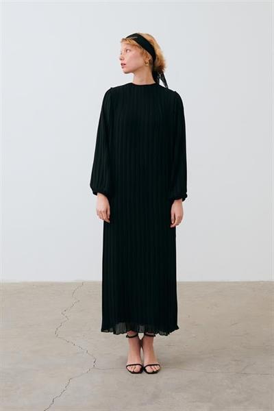 DUE CHIFFON PLEATED DRESS BLACK