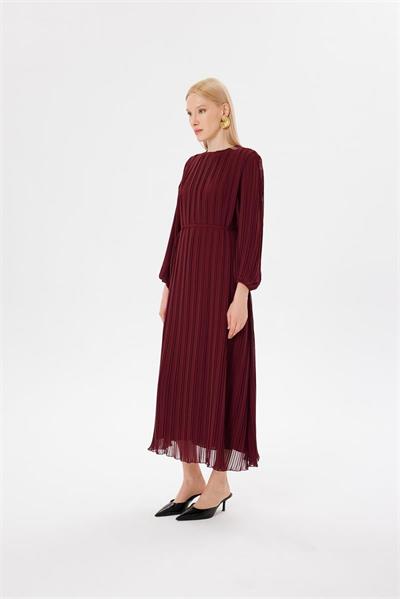 DUE CHIFFON PLEATED DRESS BURGUNDY
