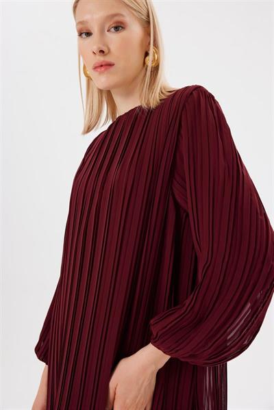 DUE CHIFFON PLEATED DRESS BURGUNDY
