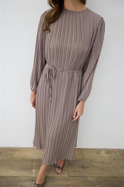 DUE CHIFFON PLEATED DRESS TAUPE