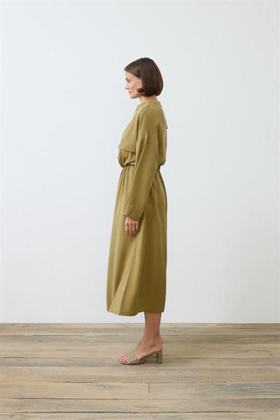 ELVA WASHED SILK SCARF DETAILED DRESS GREEN