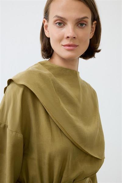 ELVA WASHED SILK SCARF DETAILED DRESS GREEN