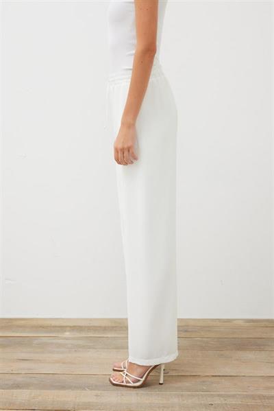 EVA CREPE PLEATED PALAZZO PANTS WHITE