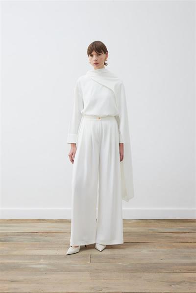 EVA CREPE SCARF DETAILED BLOUSE WHITE