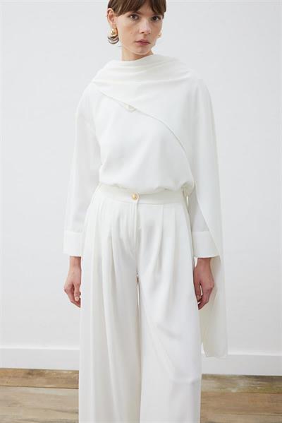EVA CREPE SCARF DETAILED BLOUSE WHITE