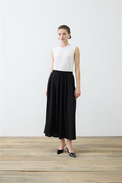 GLORY STRETCH CREPE SKIRT BLACK