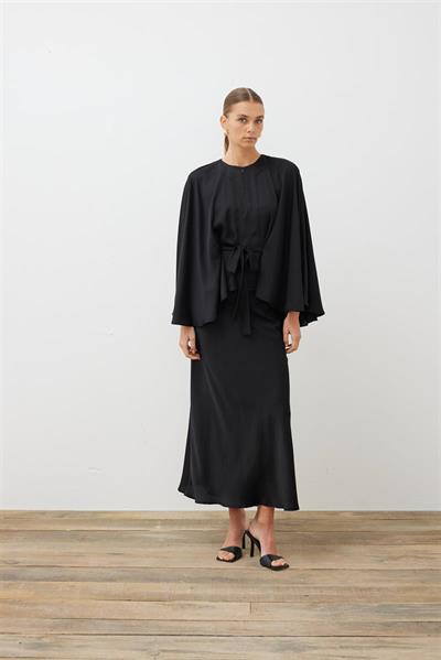 HARPER CAPE SATIN SKIRT SET BLACK
