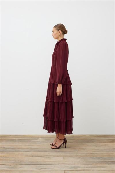 LEVA CHIFFON PLEATED LAYERED DRESS BURGUNDY