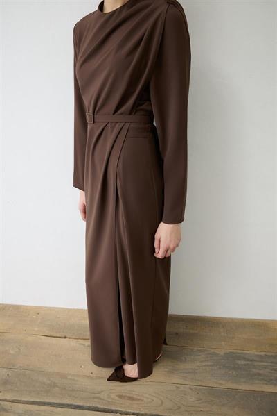 MIA FRONT AND BACK CLOSED JUMPSUIT BROWN