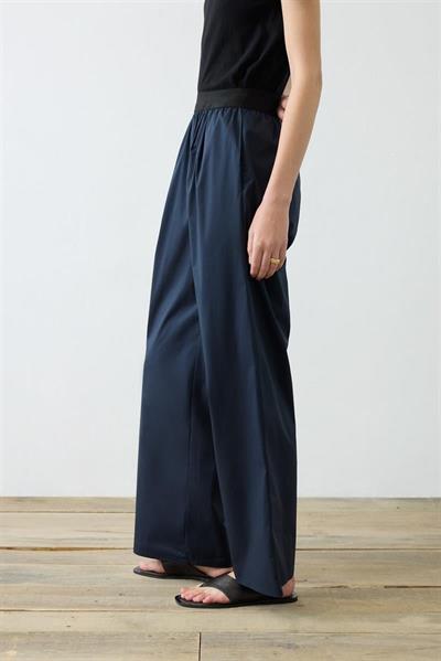 NOVA PAPER TOUCH PANTS NAVY BLUE