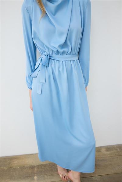 PORTE SATIN DRESS BABY BLUE