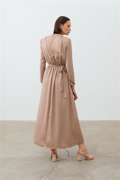 PORTE SATIN DRESS CAMEL