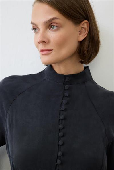 PRIME WASHED SILK BUTTONED BELT DRESS BLACK