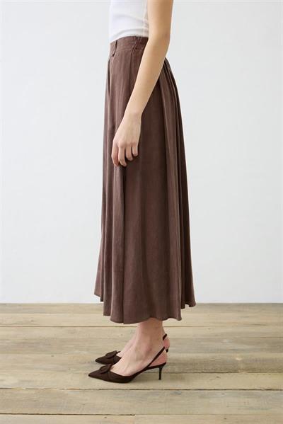 PRIME WASHED SILK PLEATED SKIRT BROWN