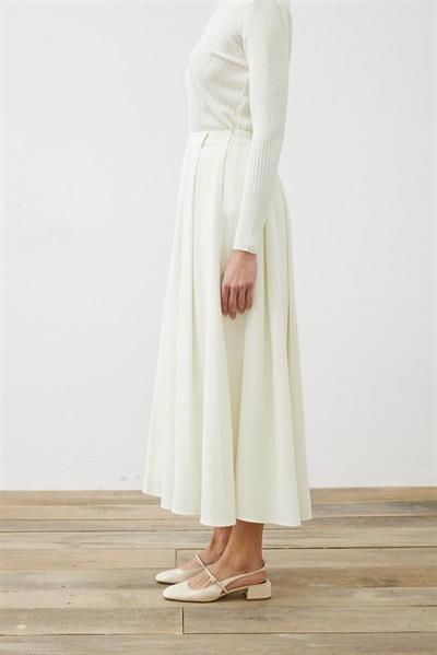 RINA CREPE 3 PLEATED SKIRT ECRU