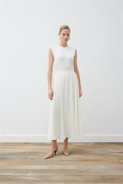 RINA CREPE 3 PLEATED SKIRT VANILLA