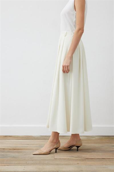 RINA CREPE 3 PLEATED SKIRT VANILLA