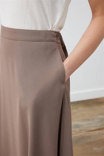 RINA CREPE FLARED SKIRT TAUPE