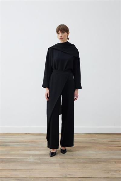 RINA CREPE SCARF DETAILED BLOUSE BLACK