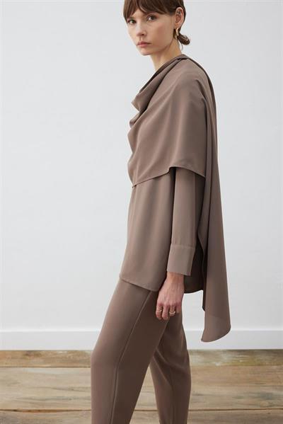 RINA CREPE SCARF DETAILED BLOUSE TAUPE