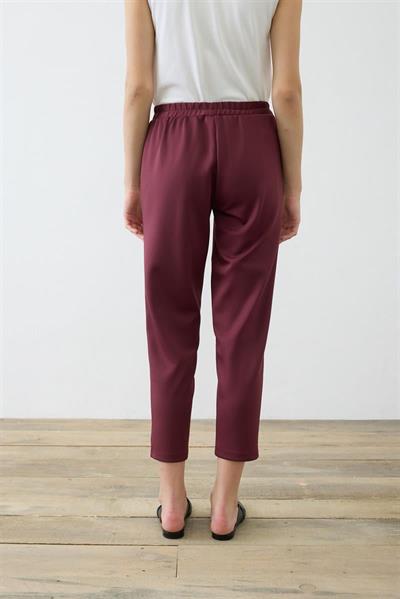 SCUBA CARROT PANTS BURGUNDY