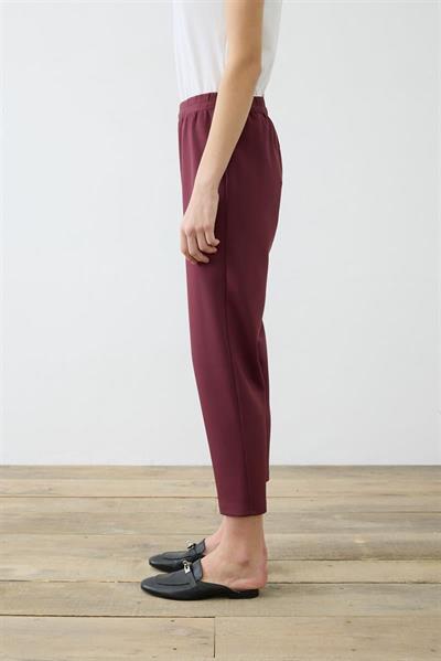SCUBA CARROT PANTS BURGUNDY