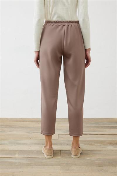 SCUBA CARROT PANTS TAUPE