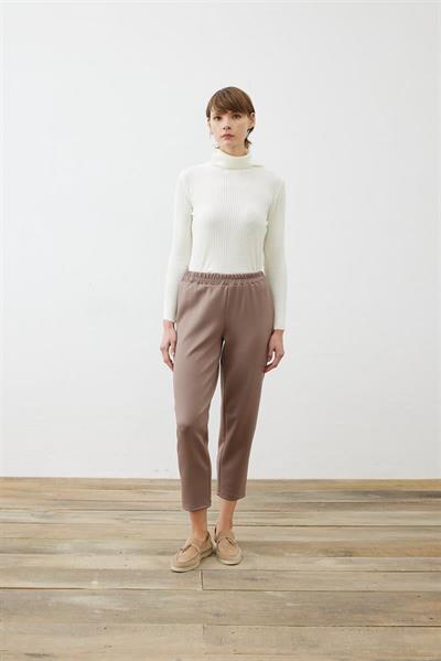 SCUBA CARROT PANTS TAUPE