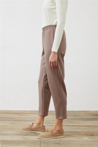 SCUBA CARROT PANTS TAUPE